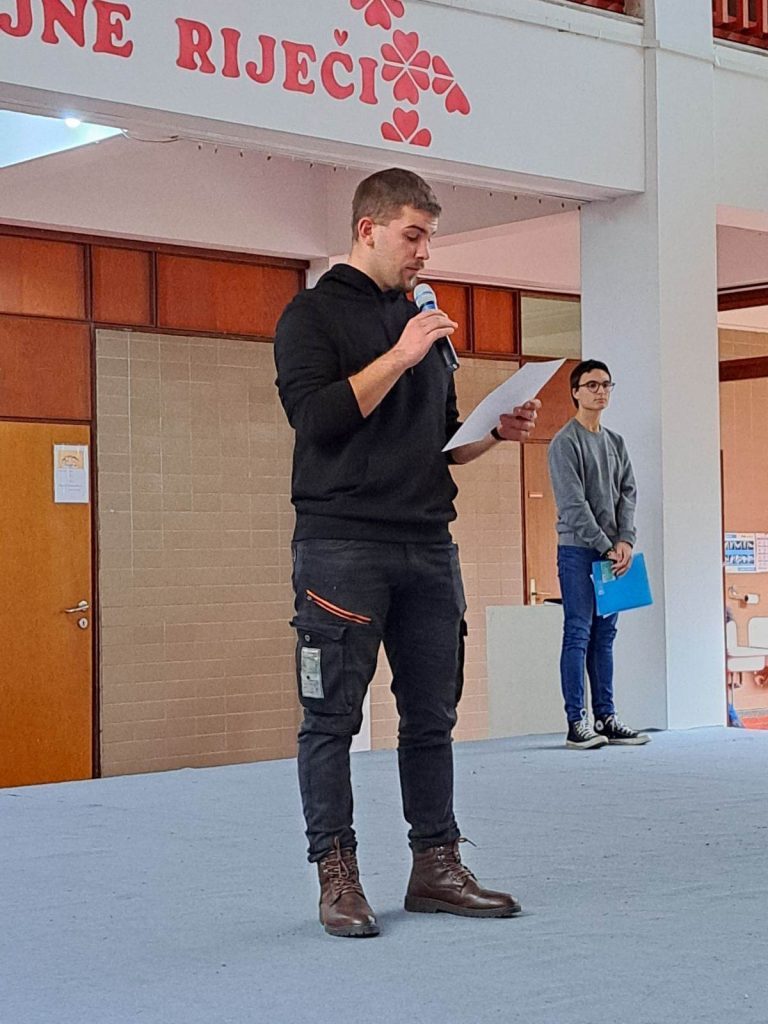 Pohvaljen literarni rad našeg učenika Ivana Gabrijela Turčića