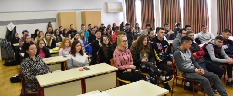Edukacija “I moj  glas je bitan” za učenike završnih razreda