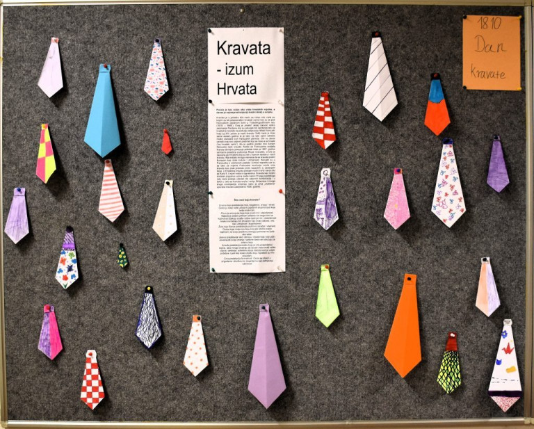 Učenici 2. b obilježili Dan kravate