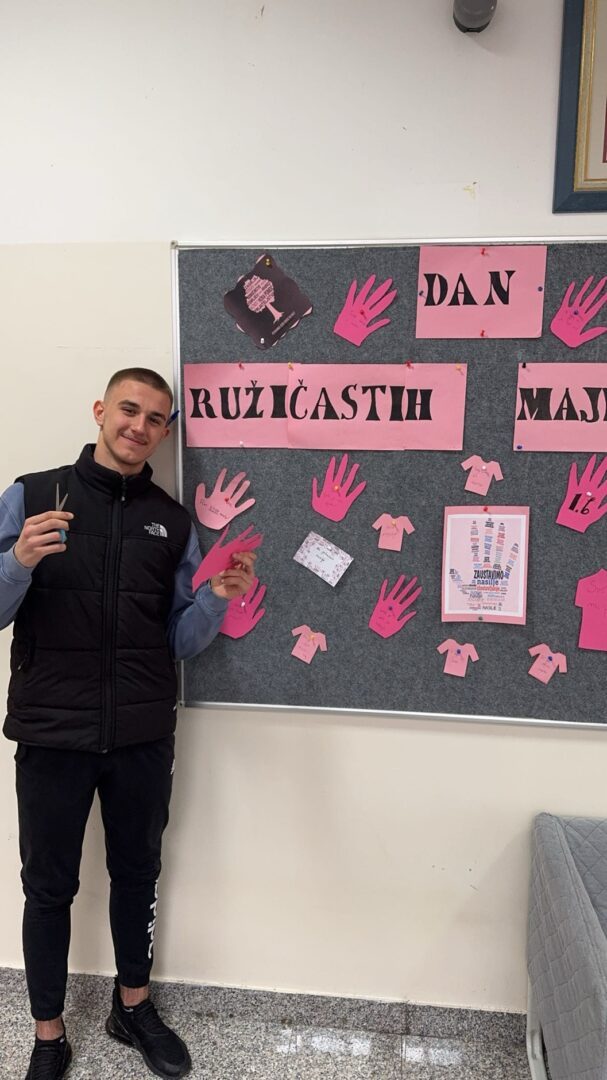 DAN RUŽIČASTIH MAJICA