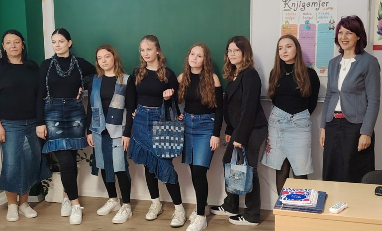 Mini-modna revija prikazana na stručnom skupu